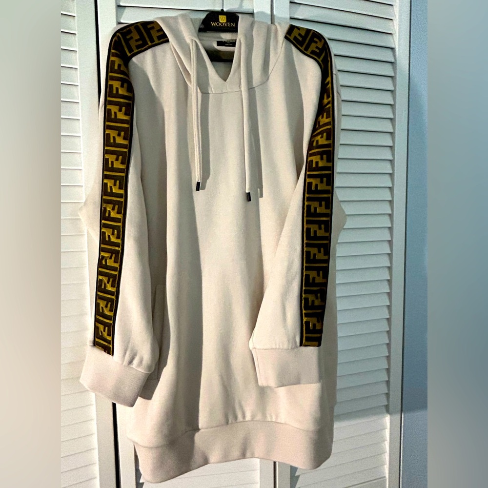 FENDI Hoodie soft fleece inside. Pockets